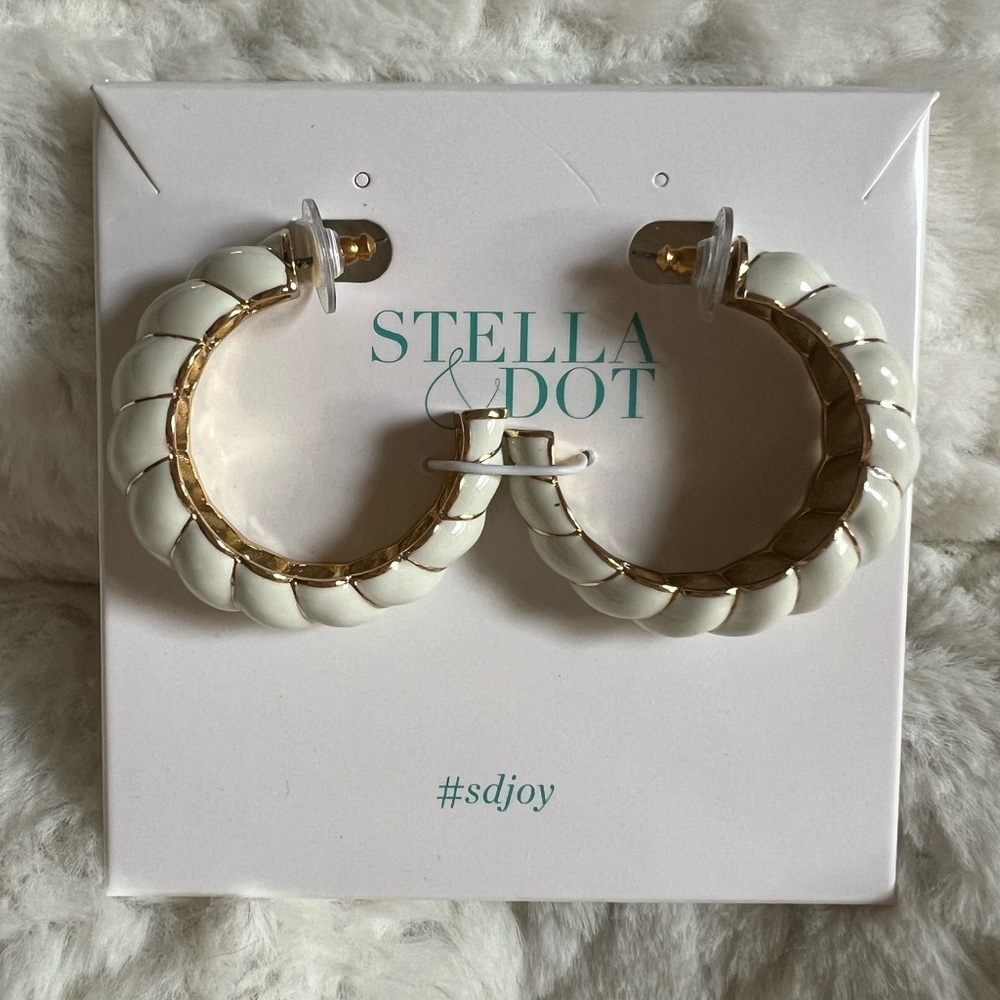 Stella and Dot Layne Enamel Hoops